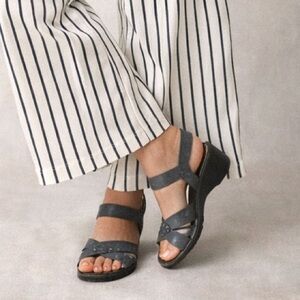 UGG Mayley Sandals braided crisscross wedge EUC $130 Size 7 S3146 charcoal gray